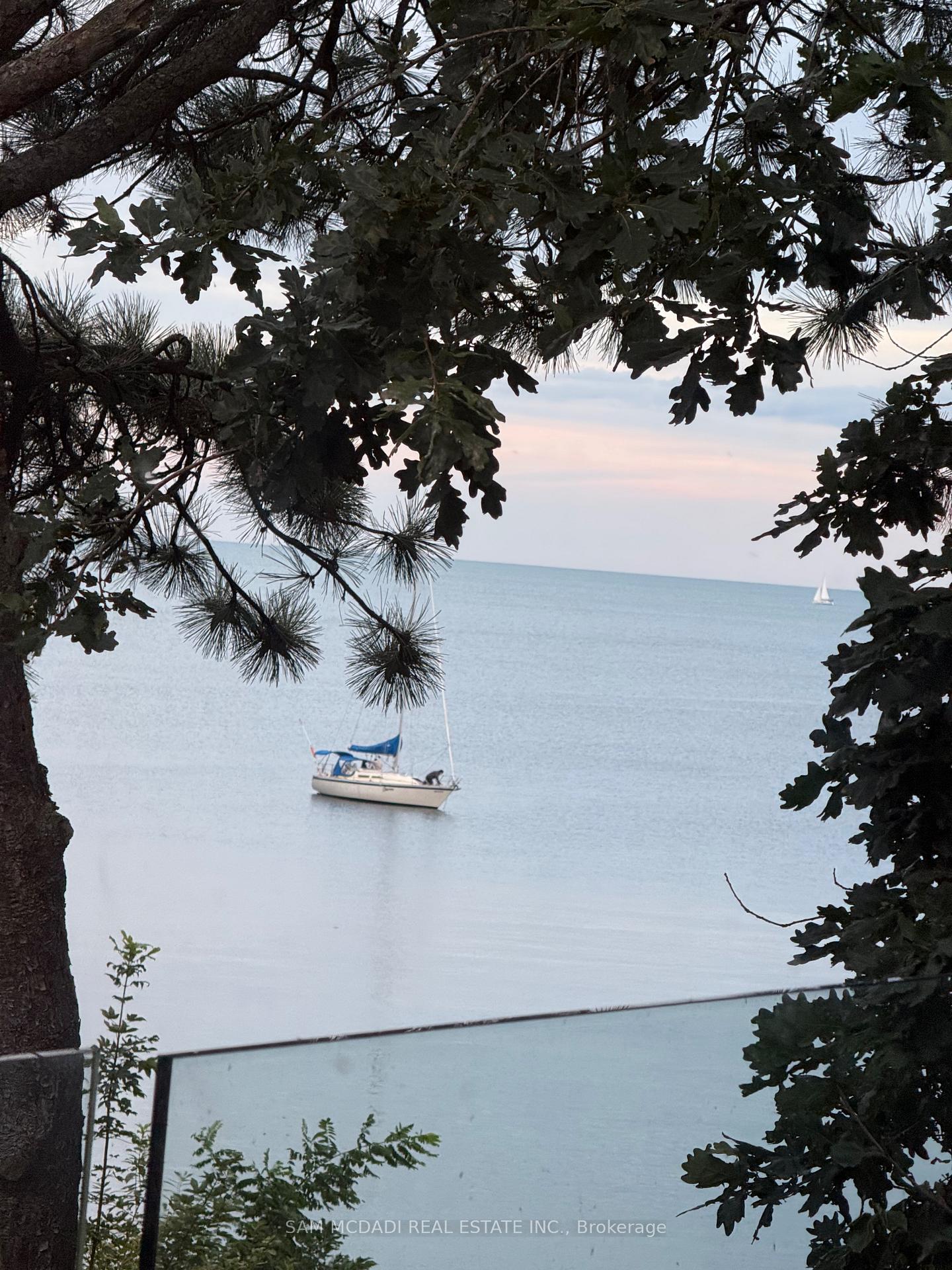 Photo 48 of 67 Lake Promenade, Etobicoke, Long Branch — HOMEH