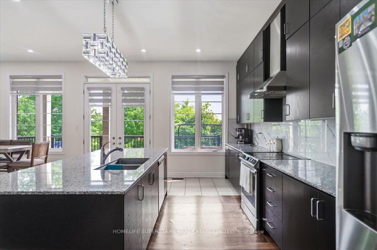 Photo 8 of 39 Lost Canyon Way, Brampton, Credit Valley — HOMEH
