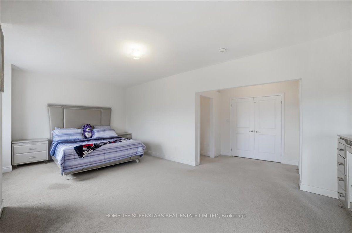 Photo 13 of 39 Lost Canyon Way, Brampton, Credit Valley — HOMEH