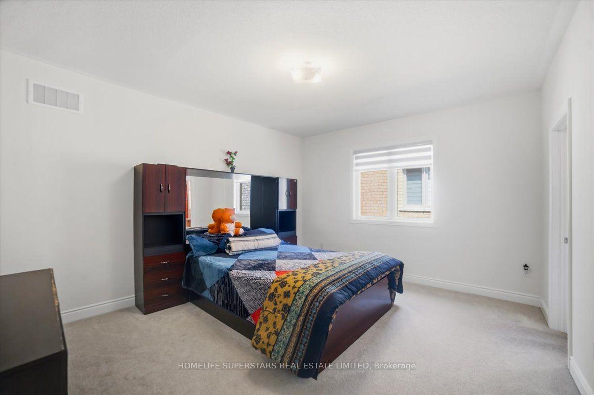 Photo 16 of 39 Lost Canyon Way, Brampton, Credit Valley — HOMEH