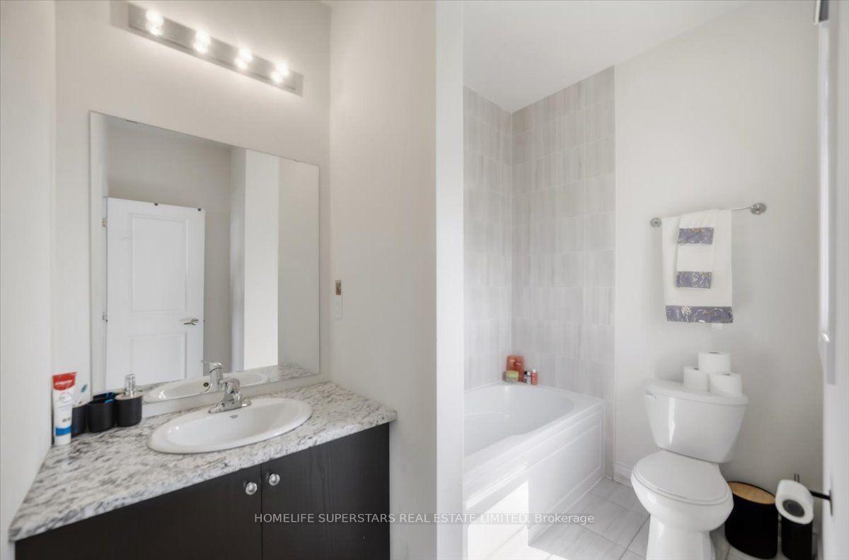 Photo 25 of 39 Lost Canyon Way, Brampton, Credit Valley — HOMEH