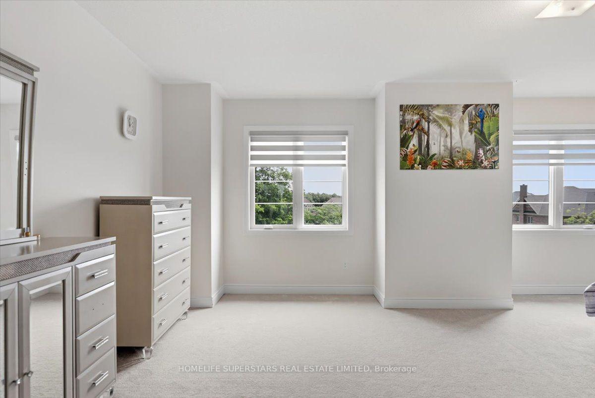 Photo 29 of 39 Lost Canyon Way, Brampton, Credit Valley — HOMEH