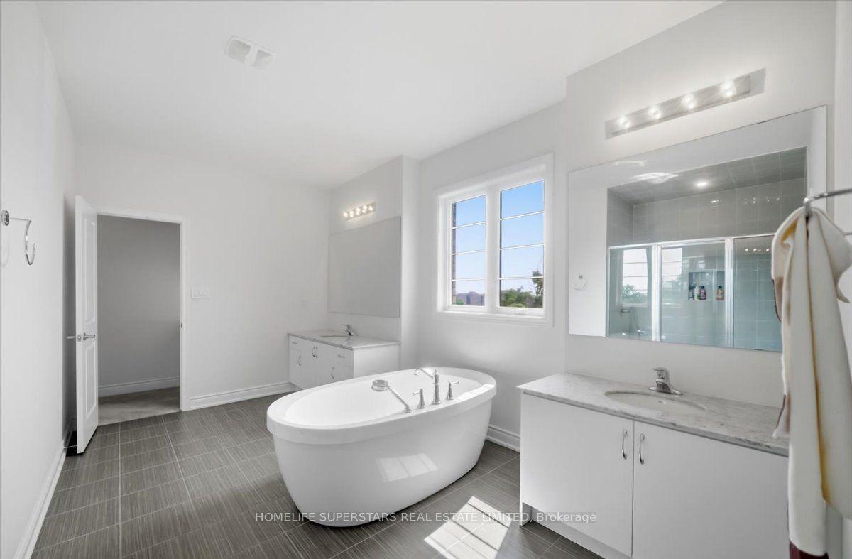 Photo 31 of 39 Lost Canyon Way, Brampton, Credit Valley — HOMEH