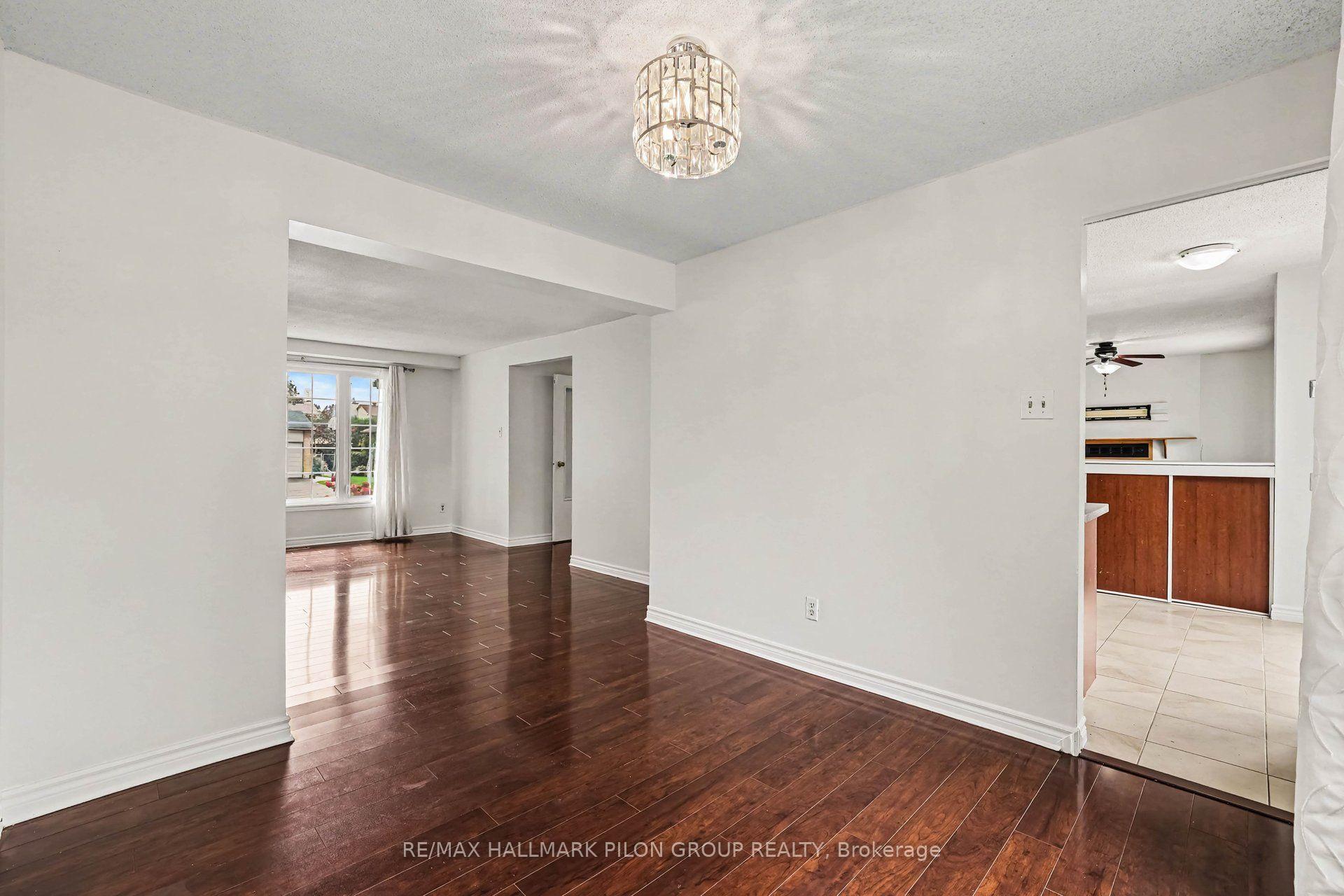 Photo 5 of 420 Cloverheath Crescent, Ottawa, Queenswood Heights South — HOMEH
