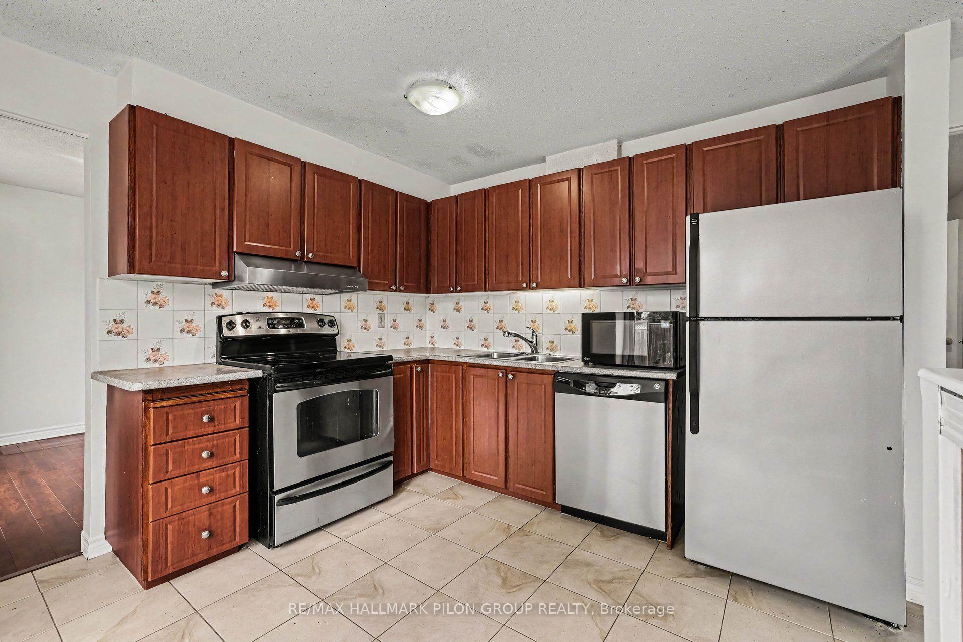 Photo 6 of 420 Cloverheath Crescent, Ottawa, Queenswood Heights South — HOMEH