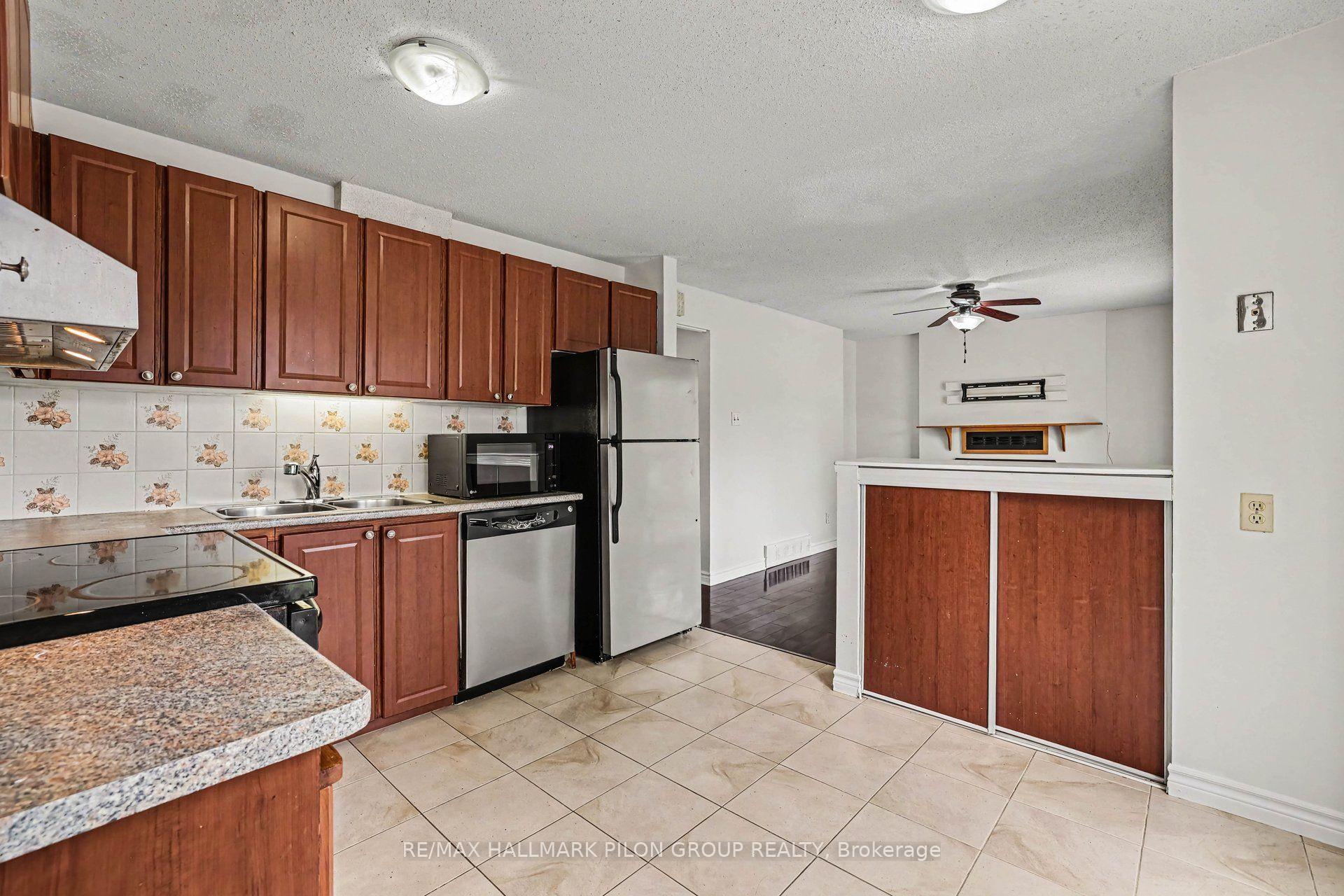 Photo 7 of 420 Cloverheath Crescent, Ottawa, Queenswood Heights South — HOMEH