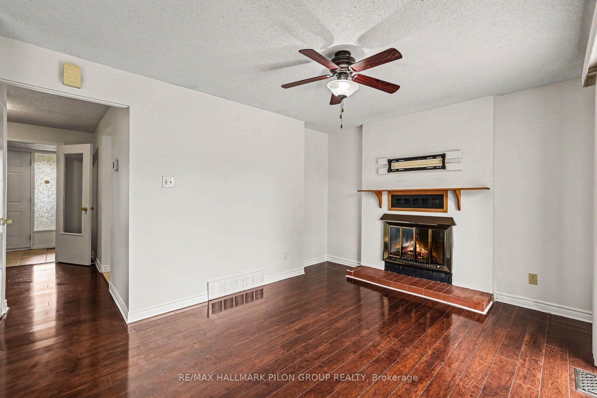 Photo 10 of 420 Cloverheath Crescent, Ottawa, Queenswood Heights South — HOMEH