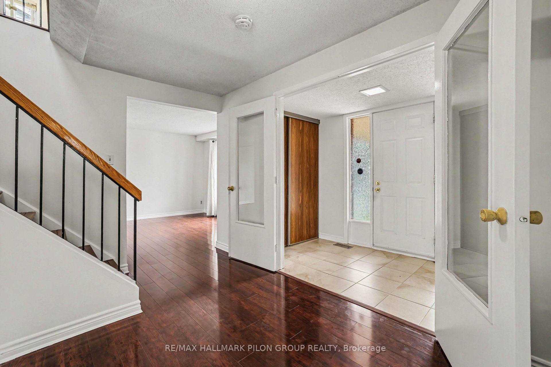 Photo 12 of 420 Cloverheath Crescent, Ottawa, Queenswood Heights South — HOMEH
