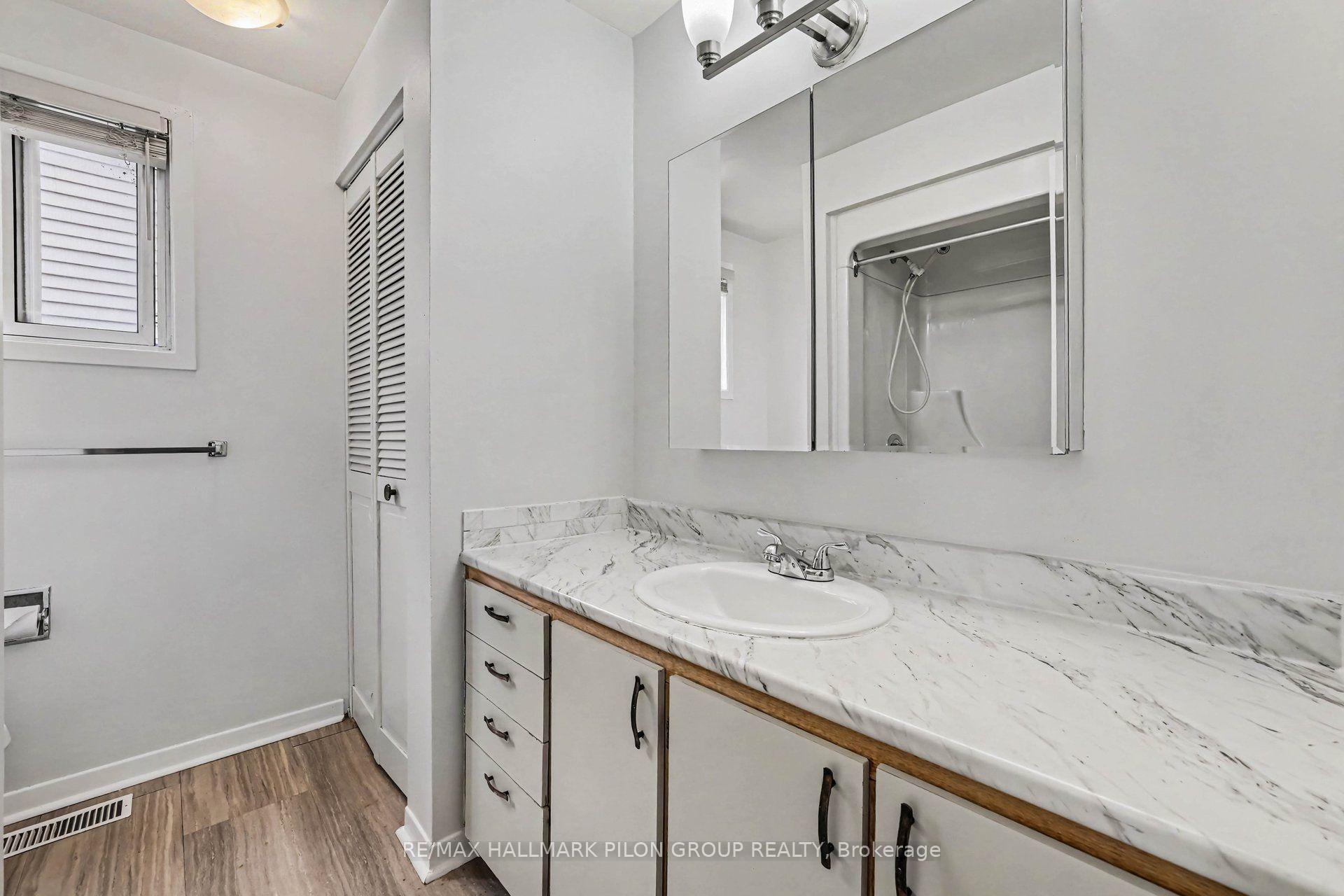 Photo 15 of 420 Cloverheath Crescent, Ottawa, Queenswood Heights South — HOMEH