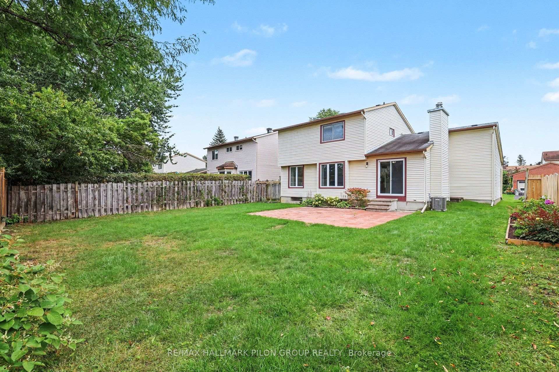 Photo 22 of 420 Cloverheath Crescent, Ottawa, Queenswood Heights South — HOMEH