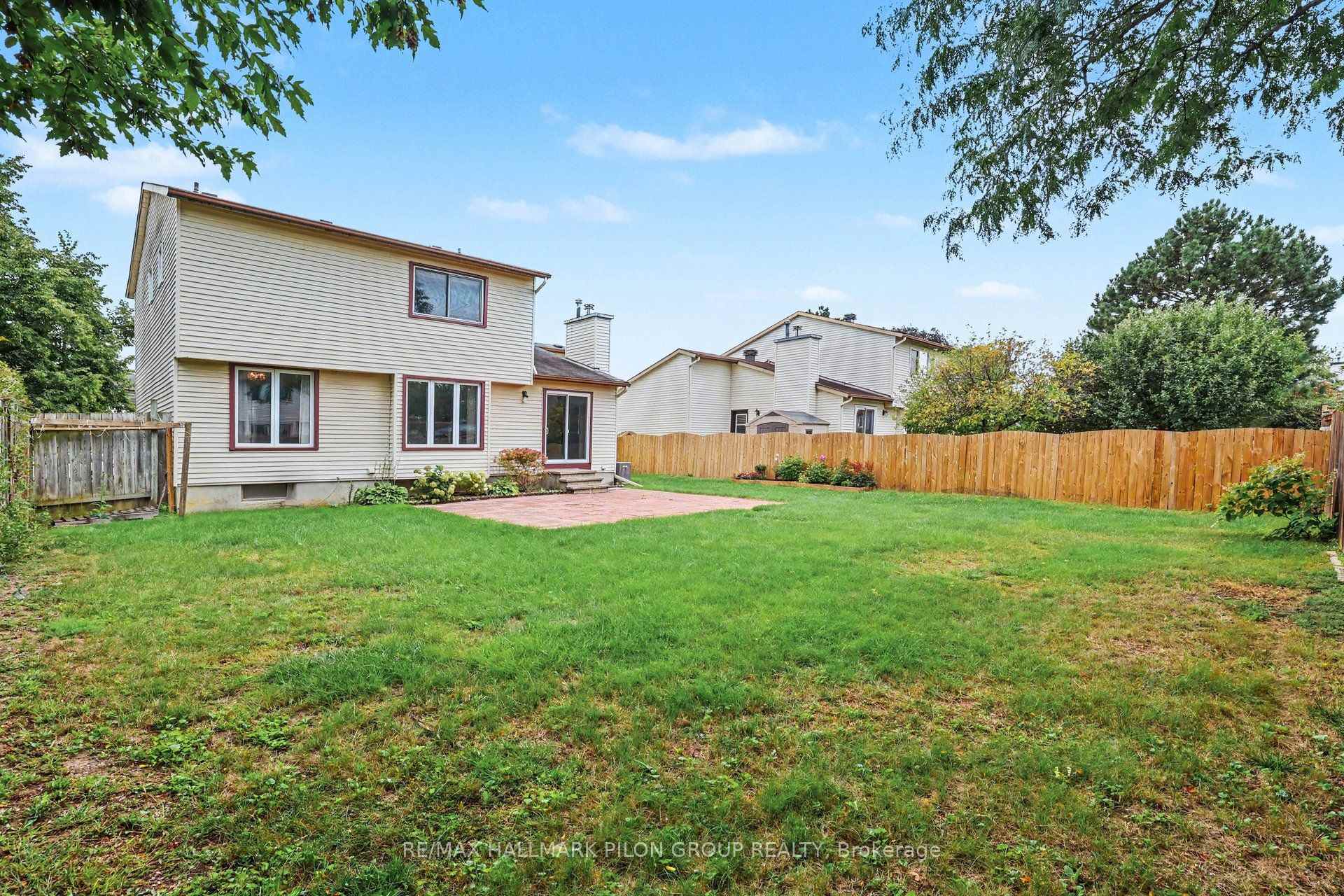 Photo 23 of 420 Cloverheath Crescent, Ottawa, Queenswood Heights South — HOMEH