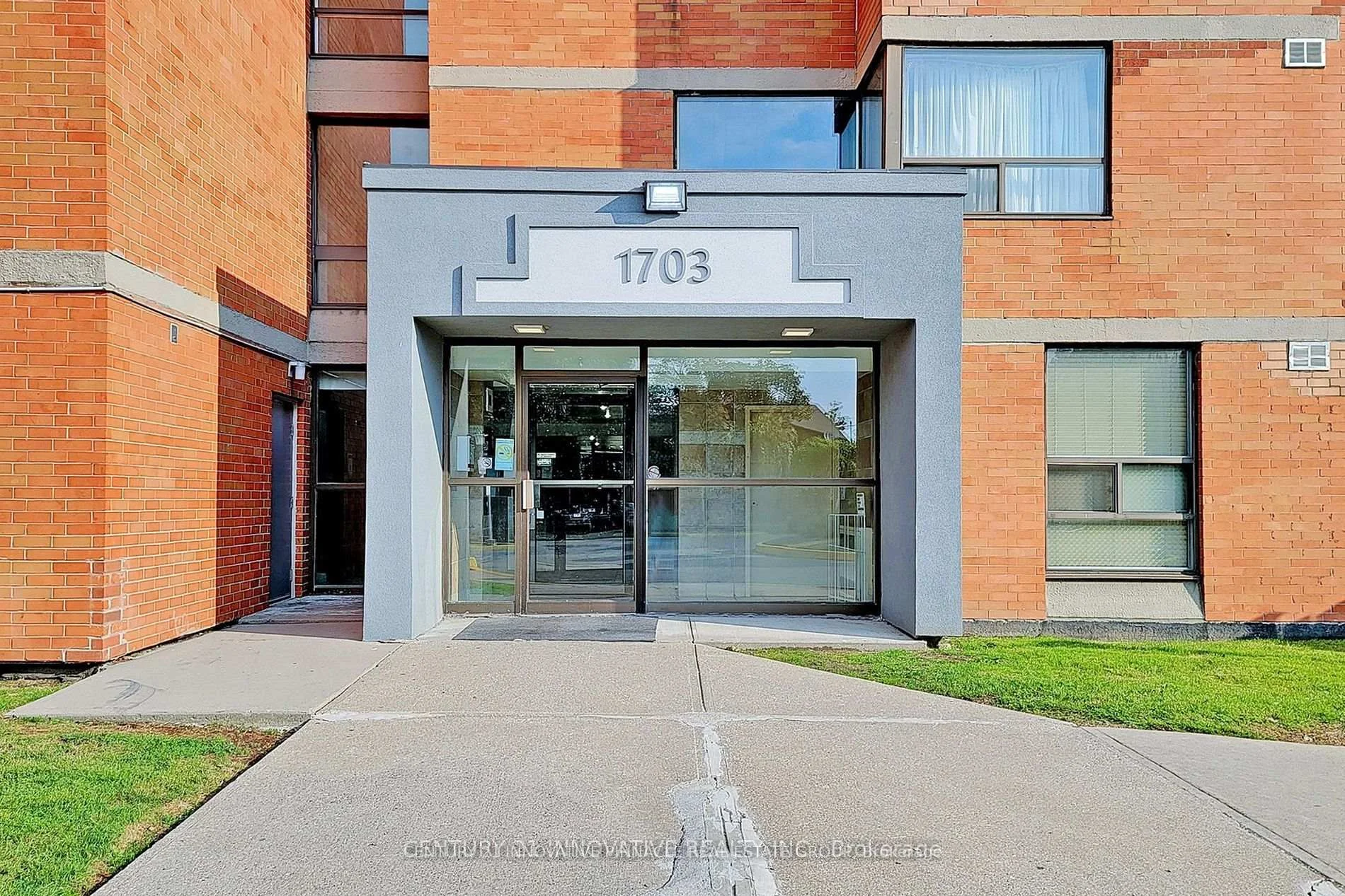 Photo 4 of Unit 115, 1703 Mccowan Road, Scarborough, Agincourt South-Malvern West — HOMEH