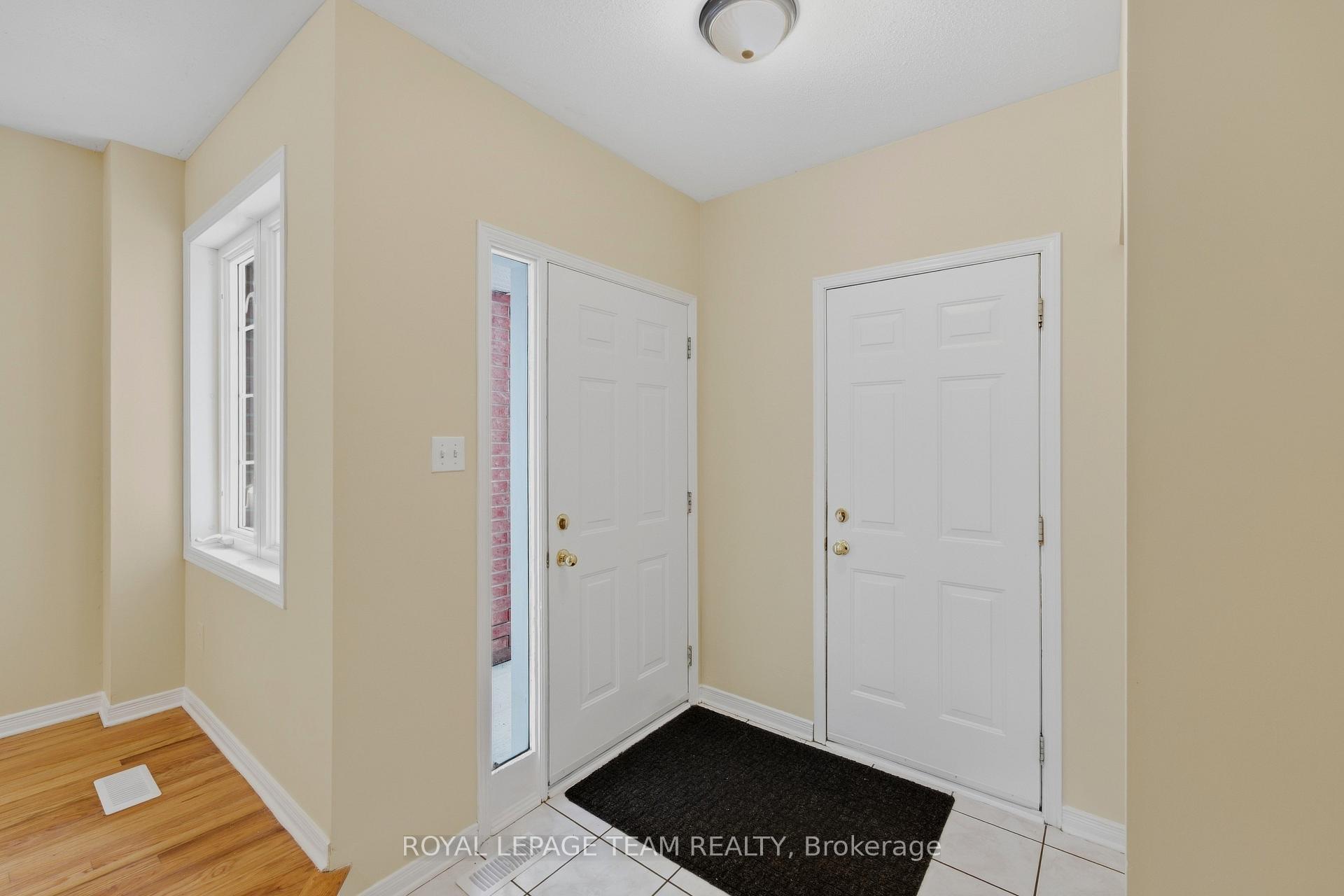 Photo 5 of 418 Beatrice Drive, Ottawa, Barrhaven - Longfields — HOMEH