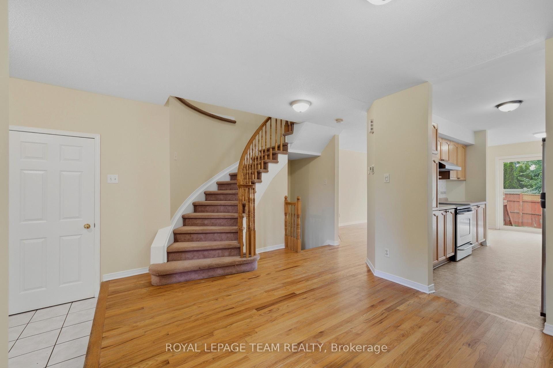 Photo 10 of 418 Beatrice Drive, Ottawa, Barrhaven - Longfields — HOMEH