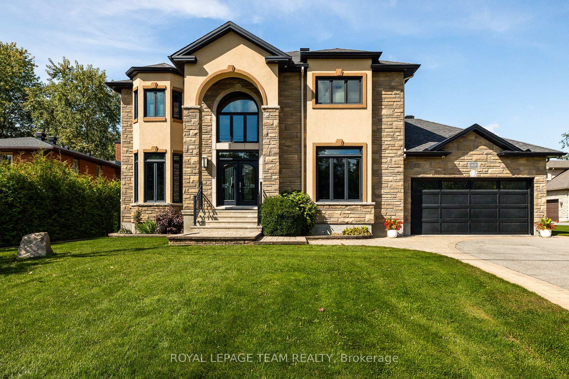 Photo of 1419 Balmoral Drive