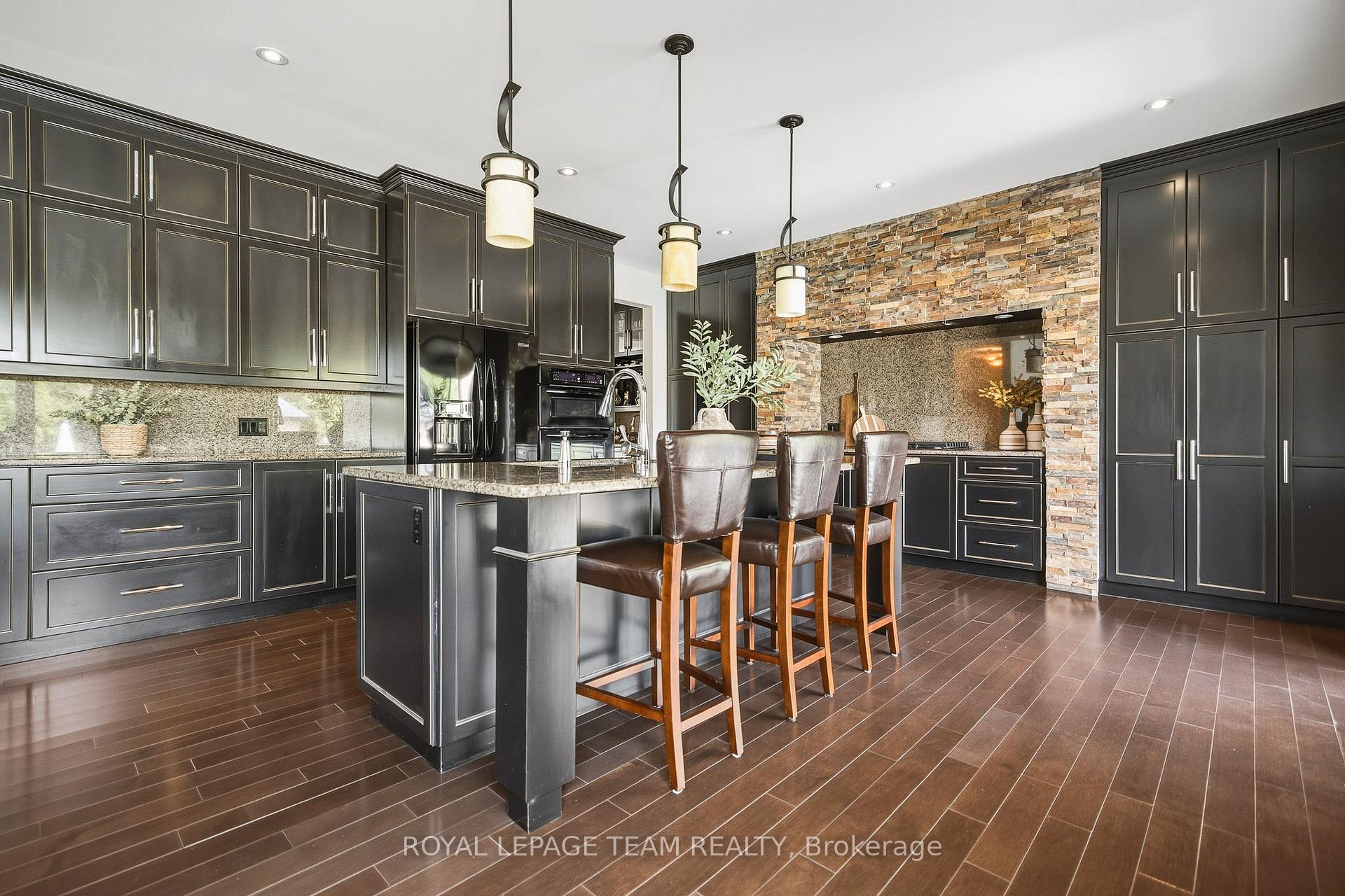 Photo 7 of 1419 Balmoral Drive, Ottawa, Cedardale — HOMEH