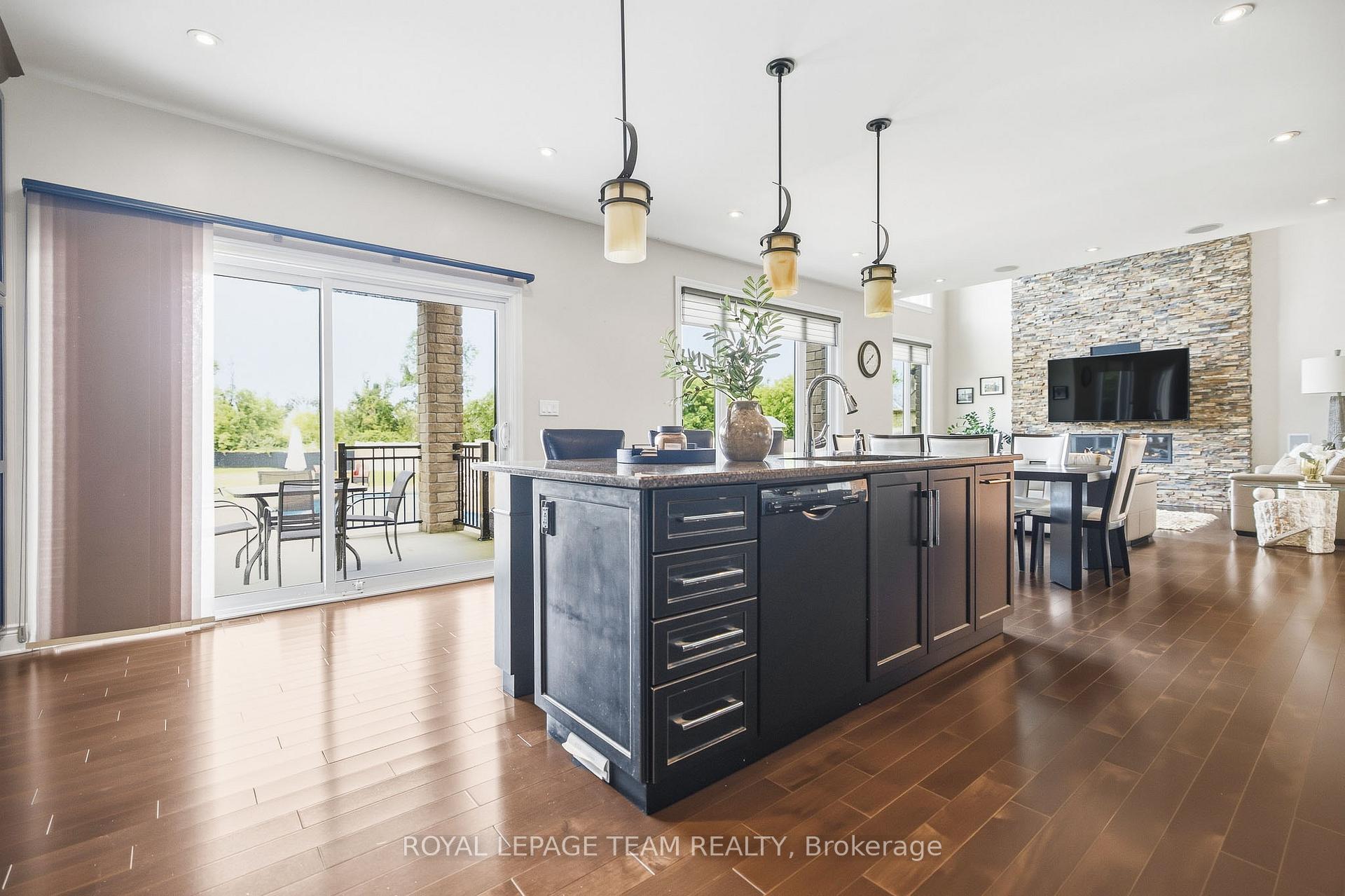 Photo 10 of 1419 Balmoral Drive, Ottawa, Cedardale — HOMEH