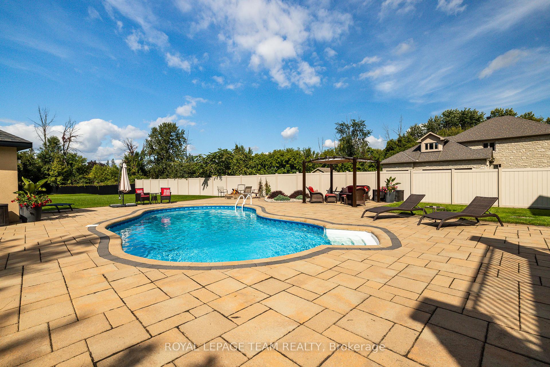 Photo 46 of 1419 Balmoral Drive, Ottawa, Cedardale — HOMEH