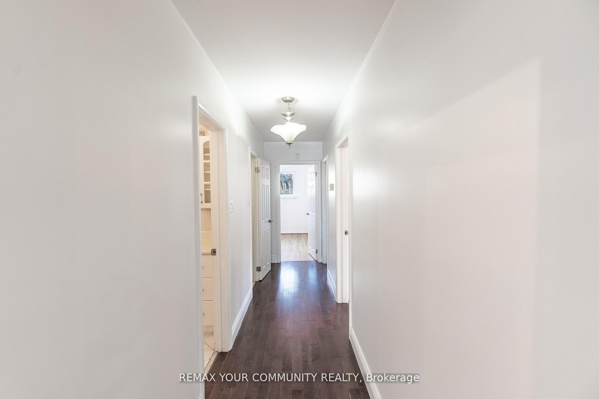 Photo 12 of Unit Main, 32 Marbury Crescent, North York, Parkwoods-Donalda — HOMEH