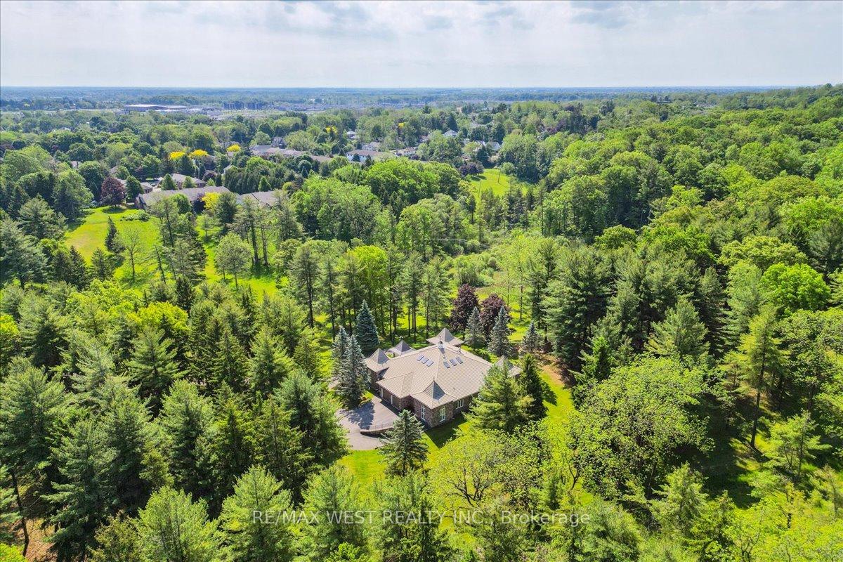 Photo 5 of 1630 Pelham Street, Pelham, Fonthill — HOMEH