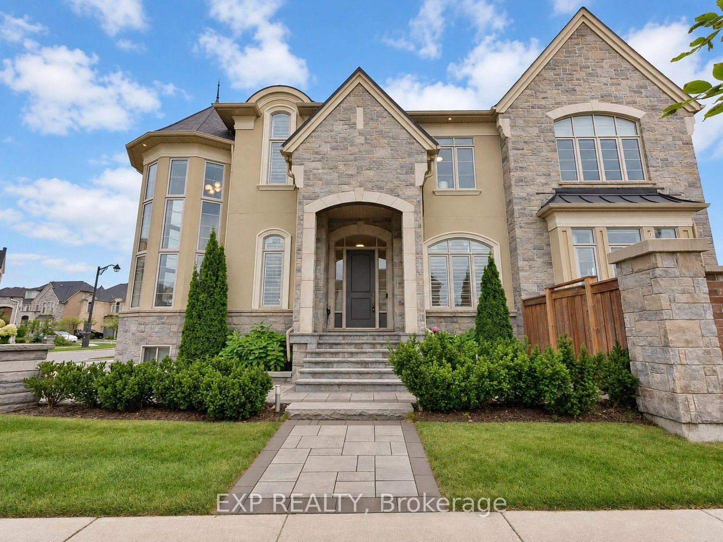 Photo 4 of 34 Settlement Crescent, Richmond Hill, Jefferson — HOMEH