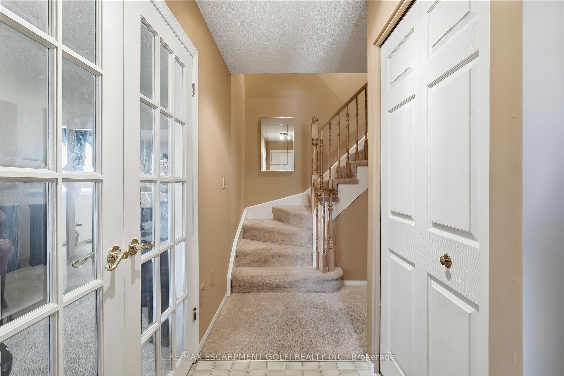 Photo 4 of 89 Brigade Drive, Hamilton, Crerar — HOMEH