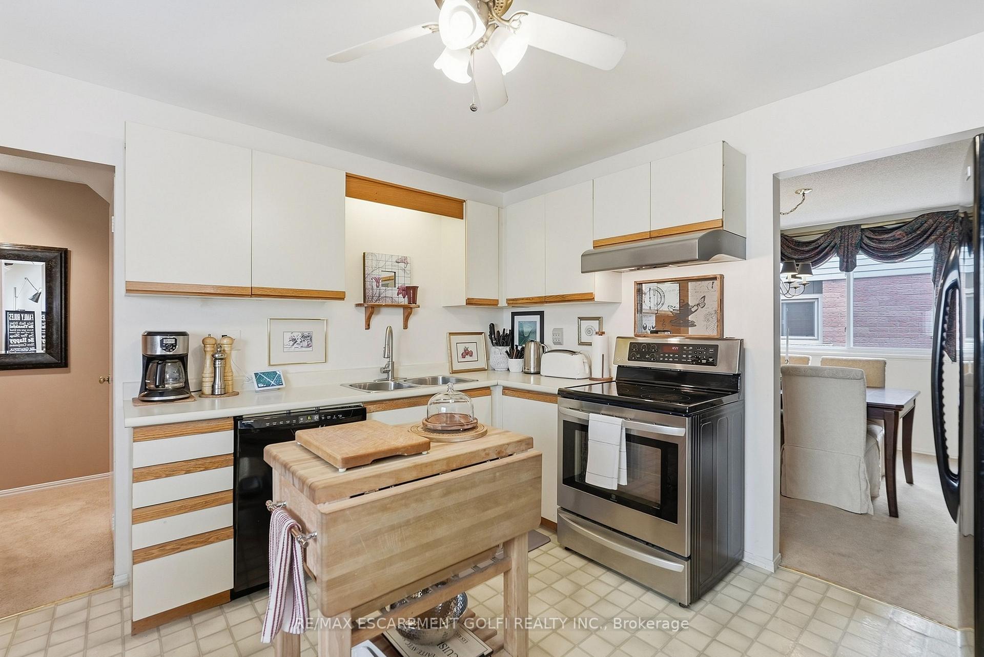 Photo 10 of 89 Brigade Drive, Hamilton, Crerar — HOMEH