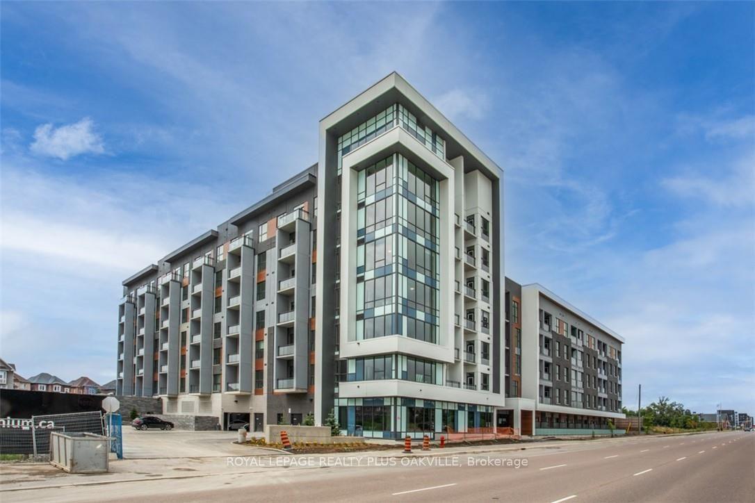Front of Unit 306, 95 Dundas Street W