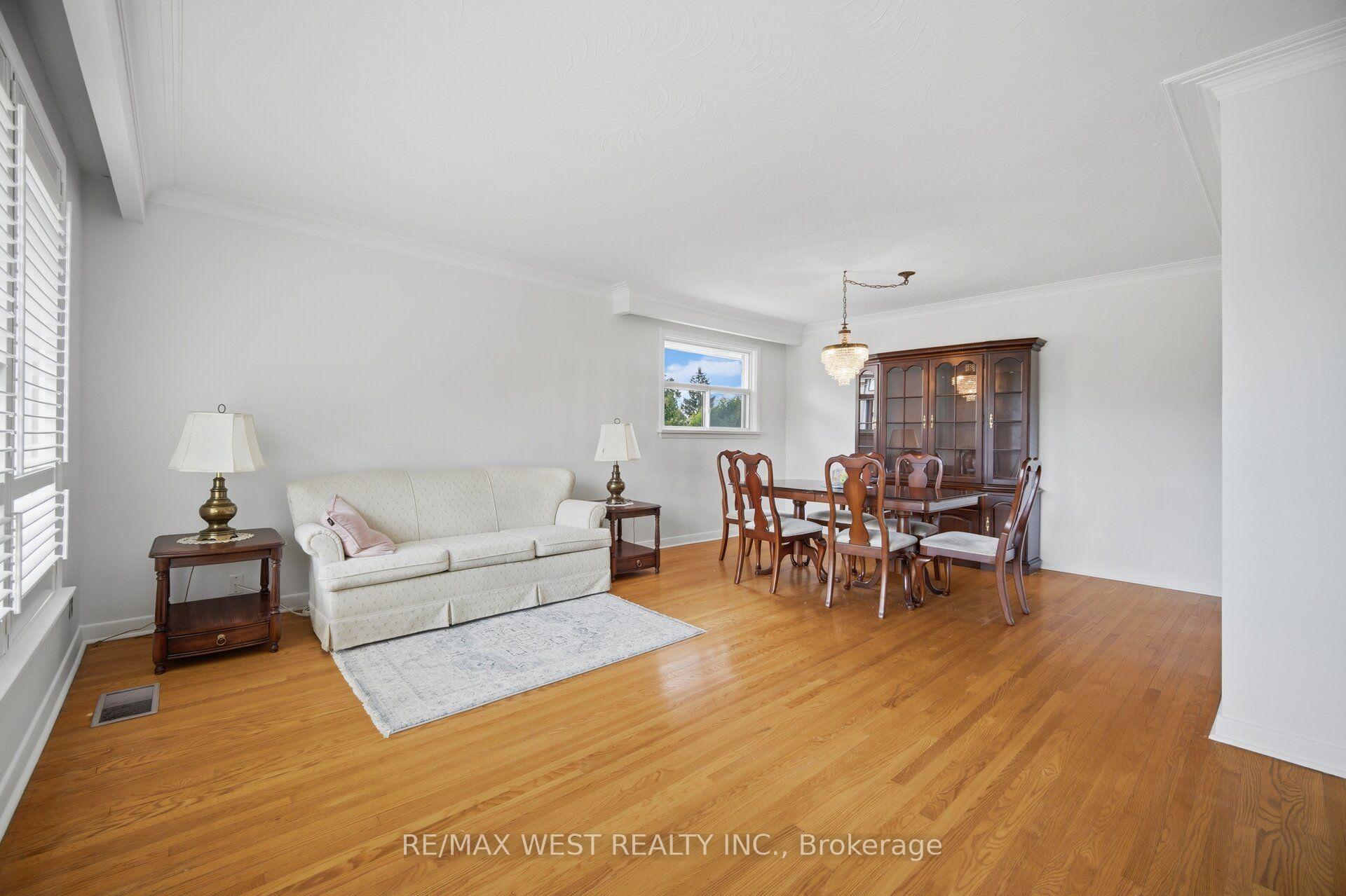 Photo 7 of 89 Wendell Avenue, North York, Humberlea-Pelmo Park — HOMEH
