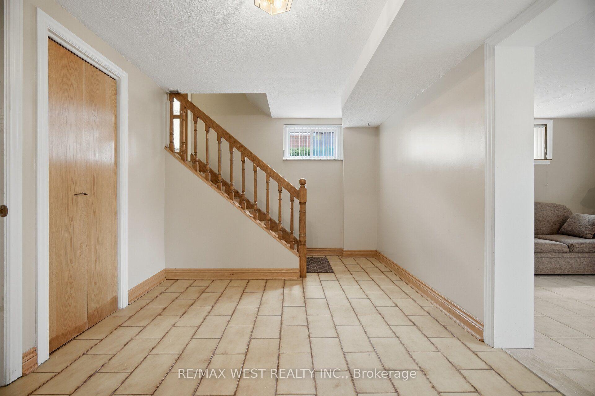 Photo 16 of 89 Wendell Avenue, North York, Humberlea-Pelmo Park — HOMEH