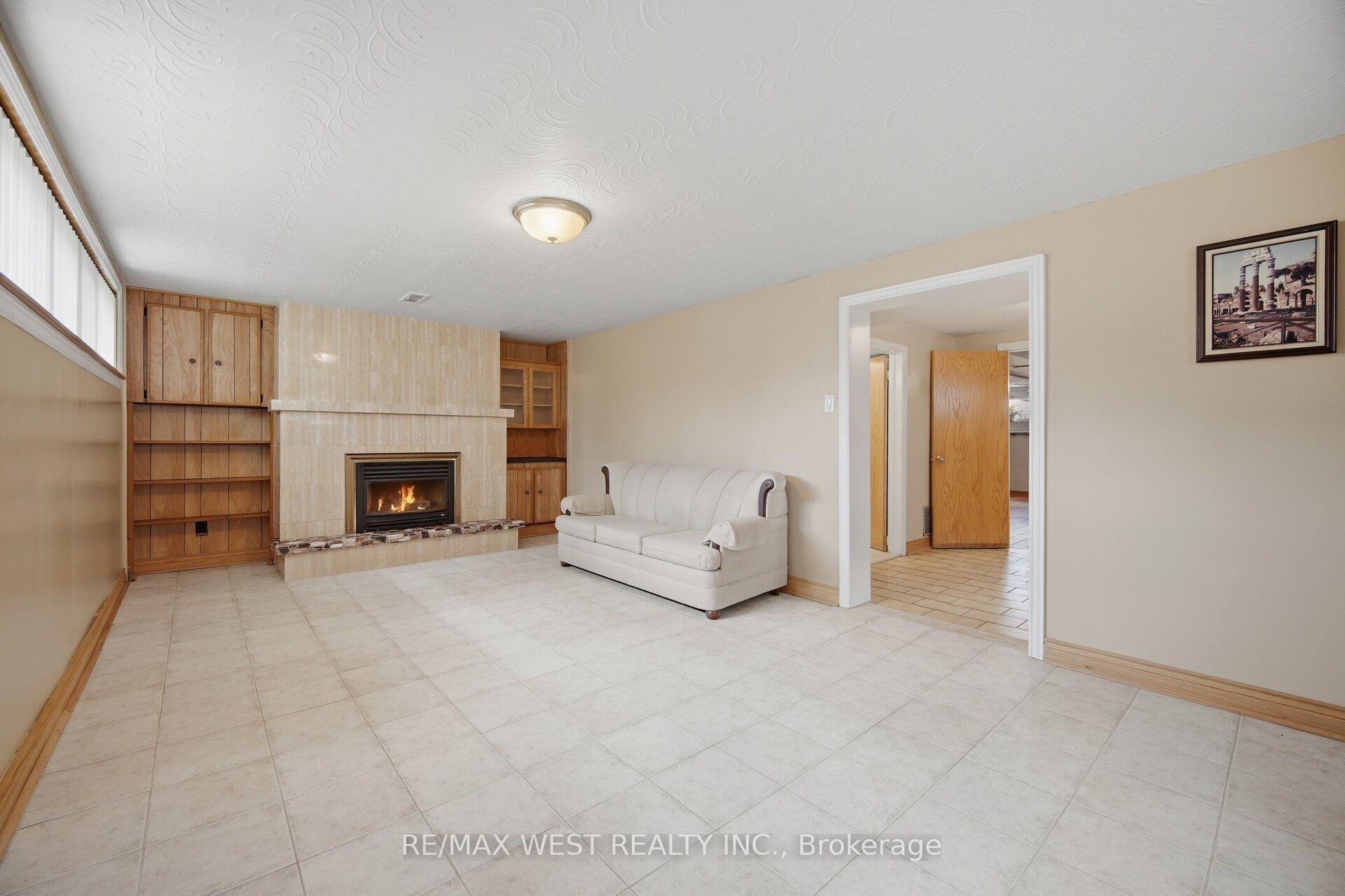 Photo 19 of 89 Wendell Avenue, North York, Humberlea-Pelmo Park — HOMEH