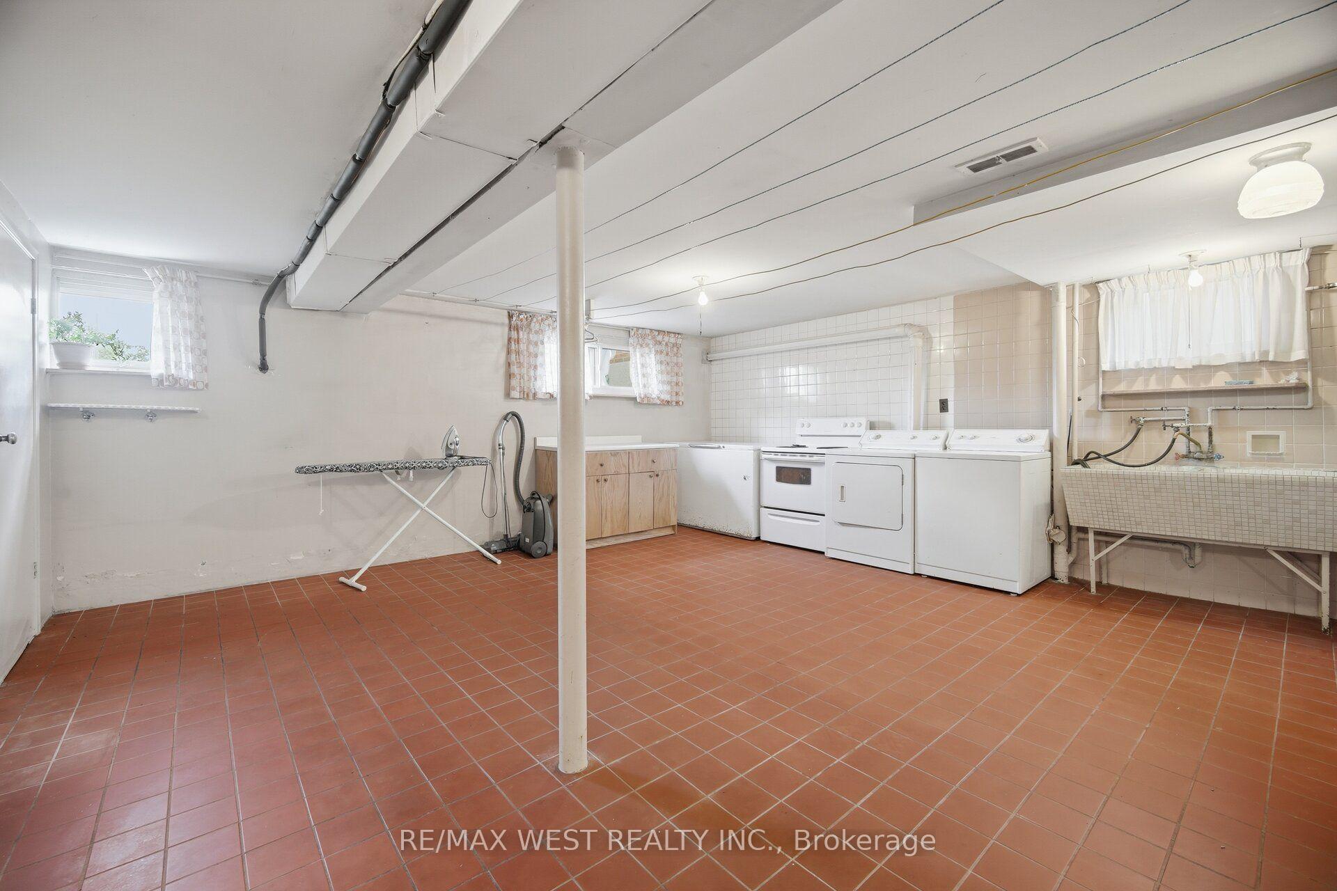 Photo 21 of 89 Wendell Avenue, North York, Humberlea-Pelmo Park — HOMEH