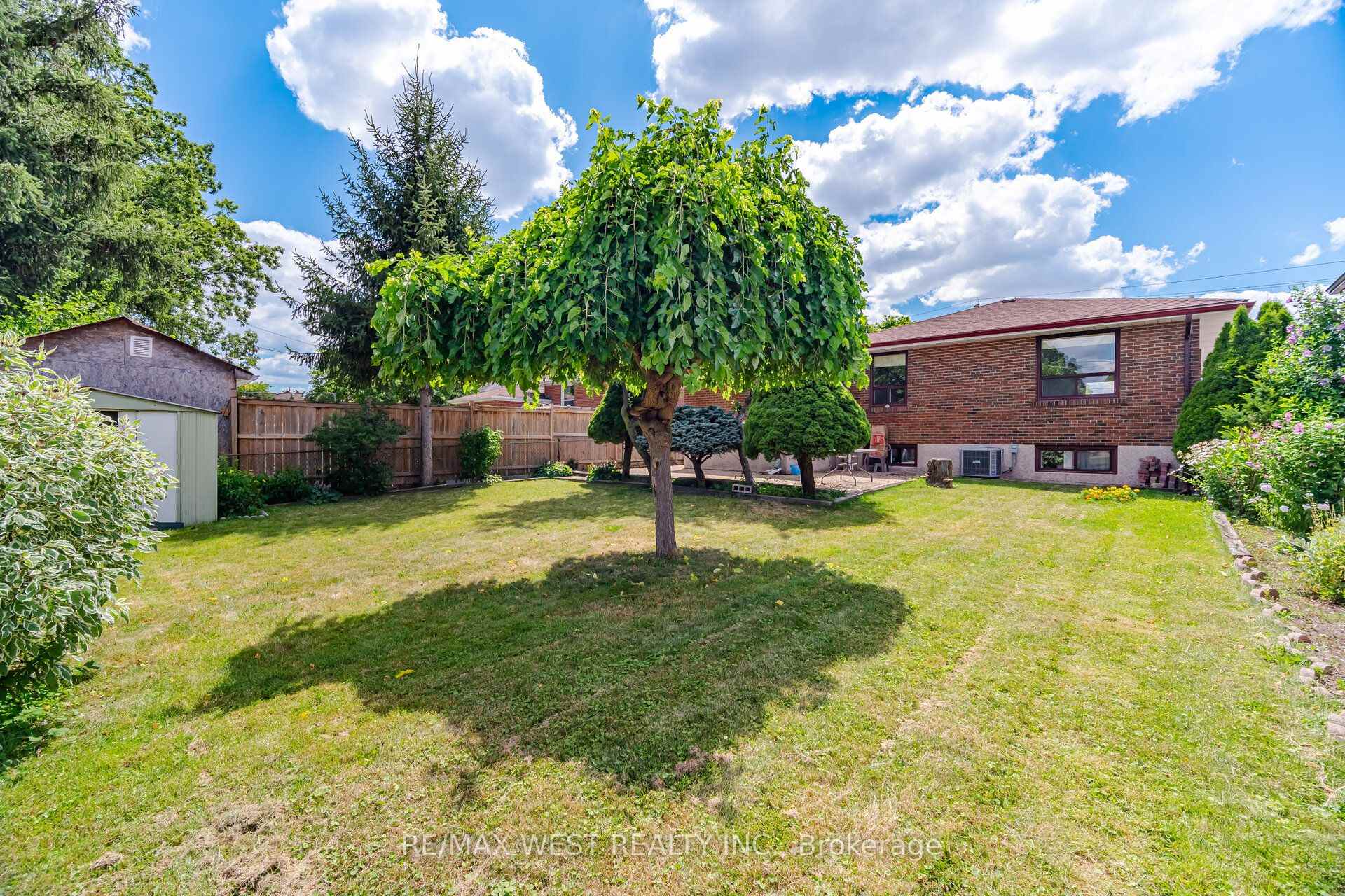 Photo 23 of 89 Wendell Avenue, North York, Humberlea-Pelmo Park — HOMEH