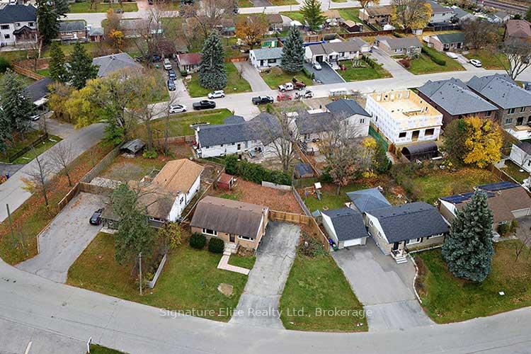 Photo 4 of 41-B Hurricane Avenue, Vaughan, West Woodbridge — HOMEH