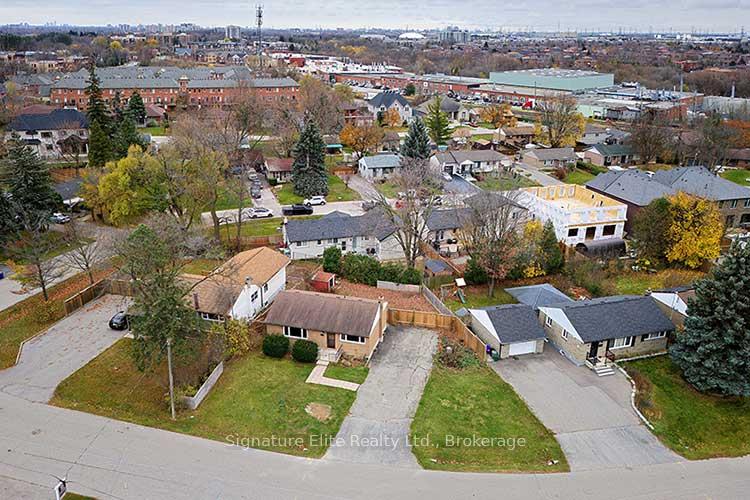 Photo 6 of 41-A Hurricane Avenue, Vaughan, West Woodbridge — HOMEH
