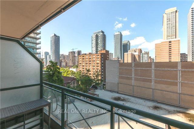 Front of Unit 719, 35 Hayden Street