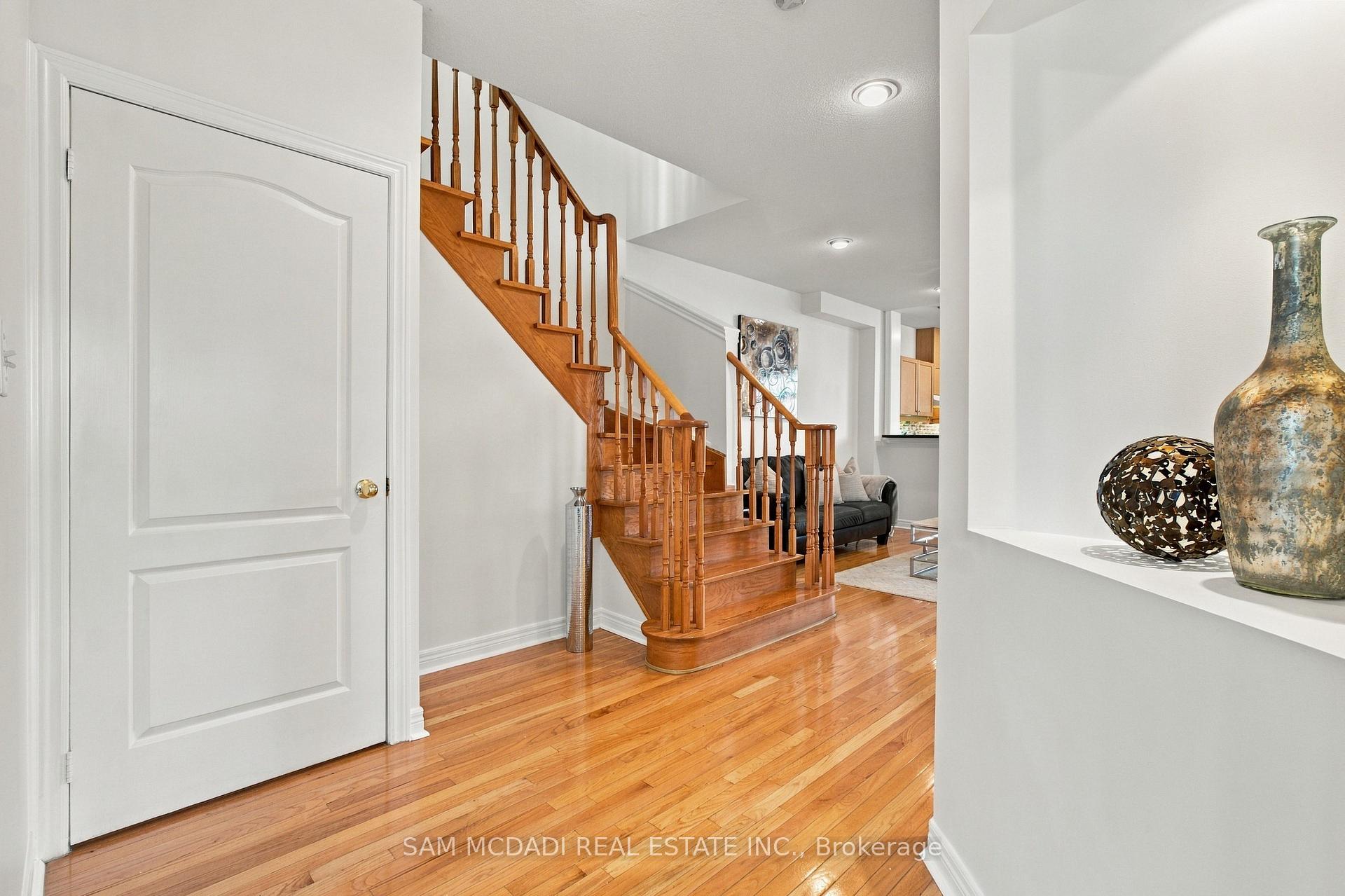 Photo 5 of 7331 Cork Tree Row, Mississauga, Lisgar — HOMEH