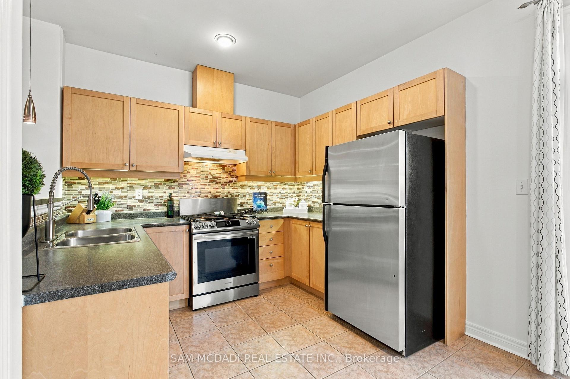 Photo 12 of 7331 Cork Tree Row, Mississauga, Lisgar — HOMEH