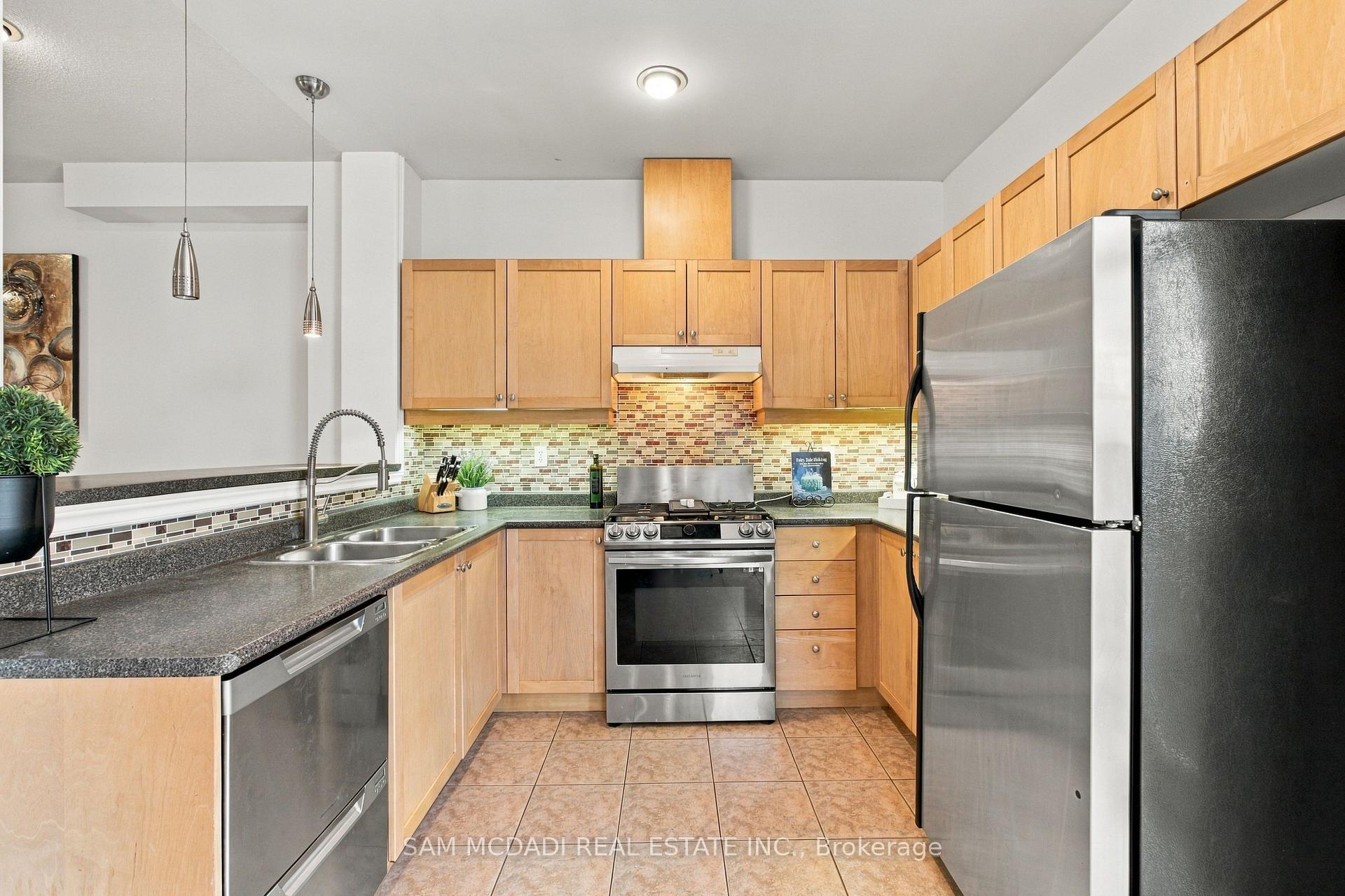 Photo 13 of 7331 Cork Tree Row, Mississauga, Lisgar — HOMEH