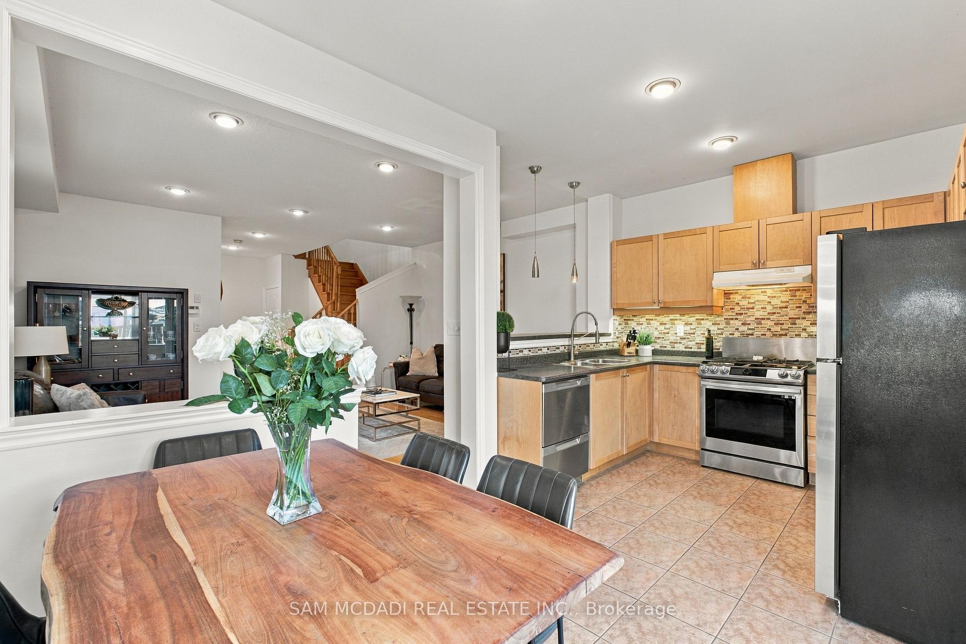 Photo 14 of 7331 Cork Tree Row, Mississauga, Lisgar — HOMEH