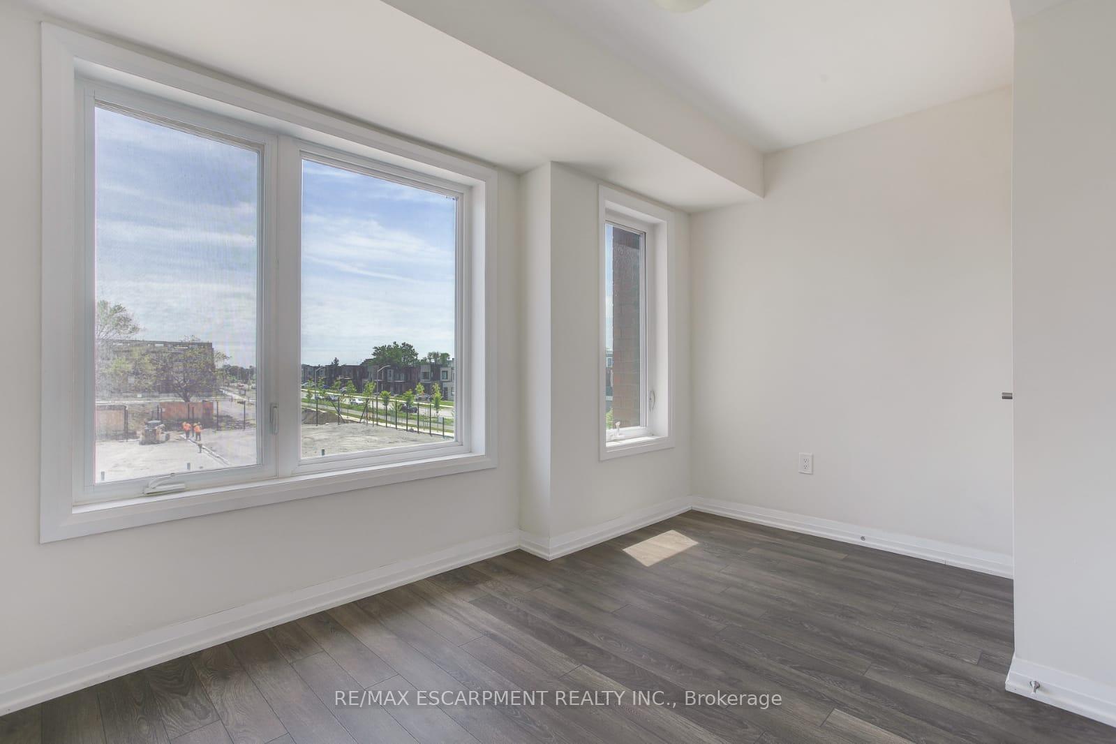 Photo 10 of Unit 2, 130 Frederick Tisdale Drive, North York, Downsview-Roding-CFB — HOMEH