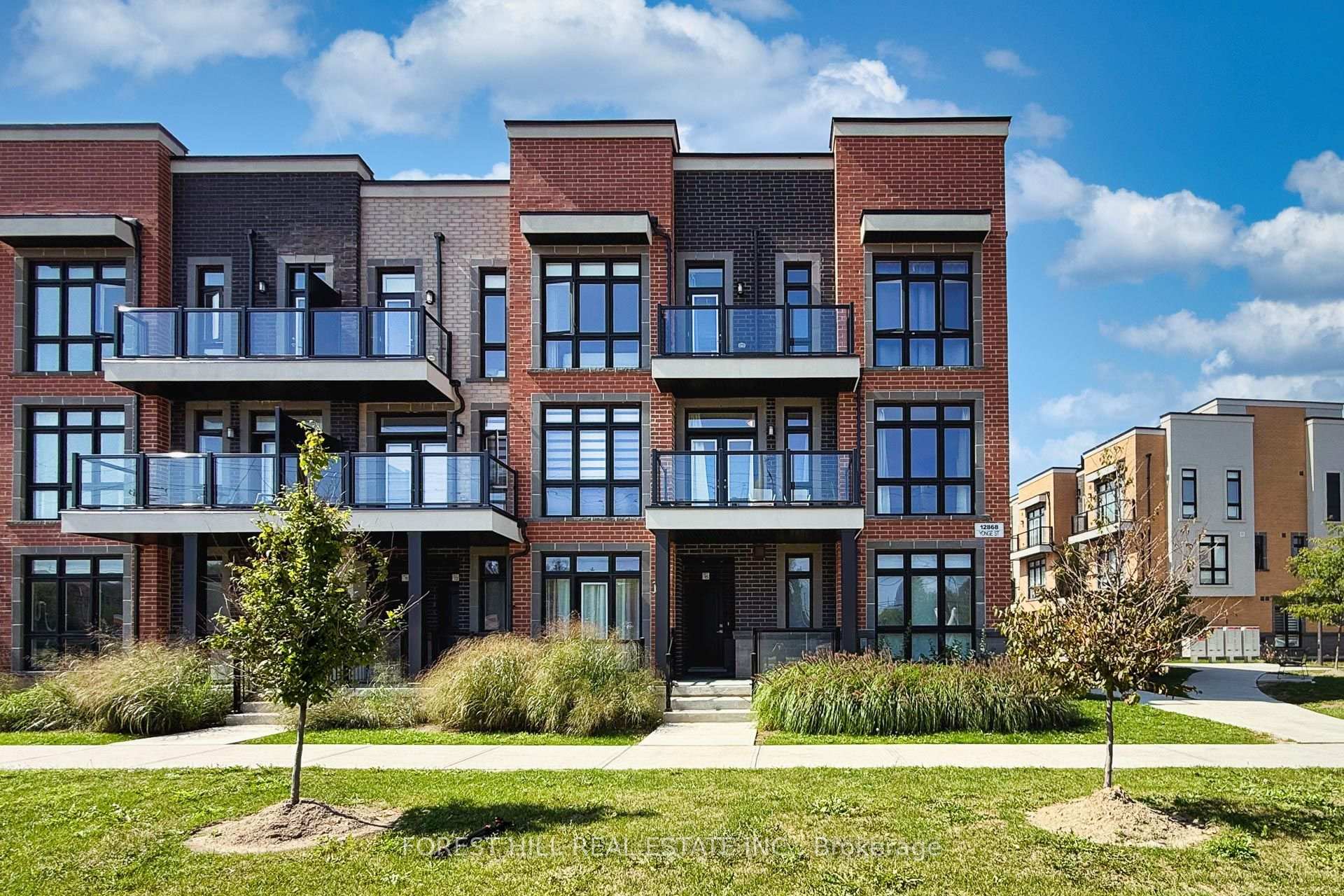 Photo 2 of Unit 15, 12868 Yonge Street, Richmond Hill, Oak Ridges — HOMEH