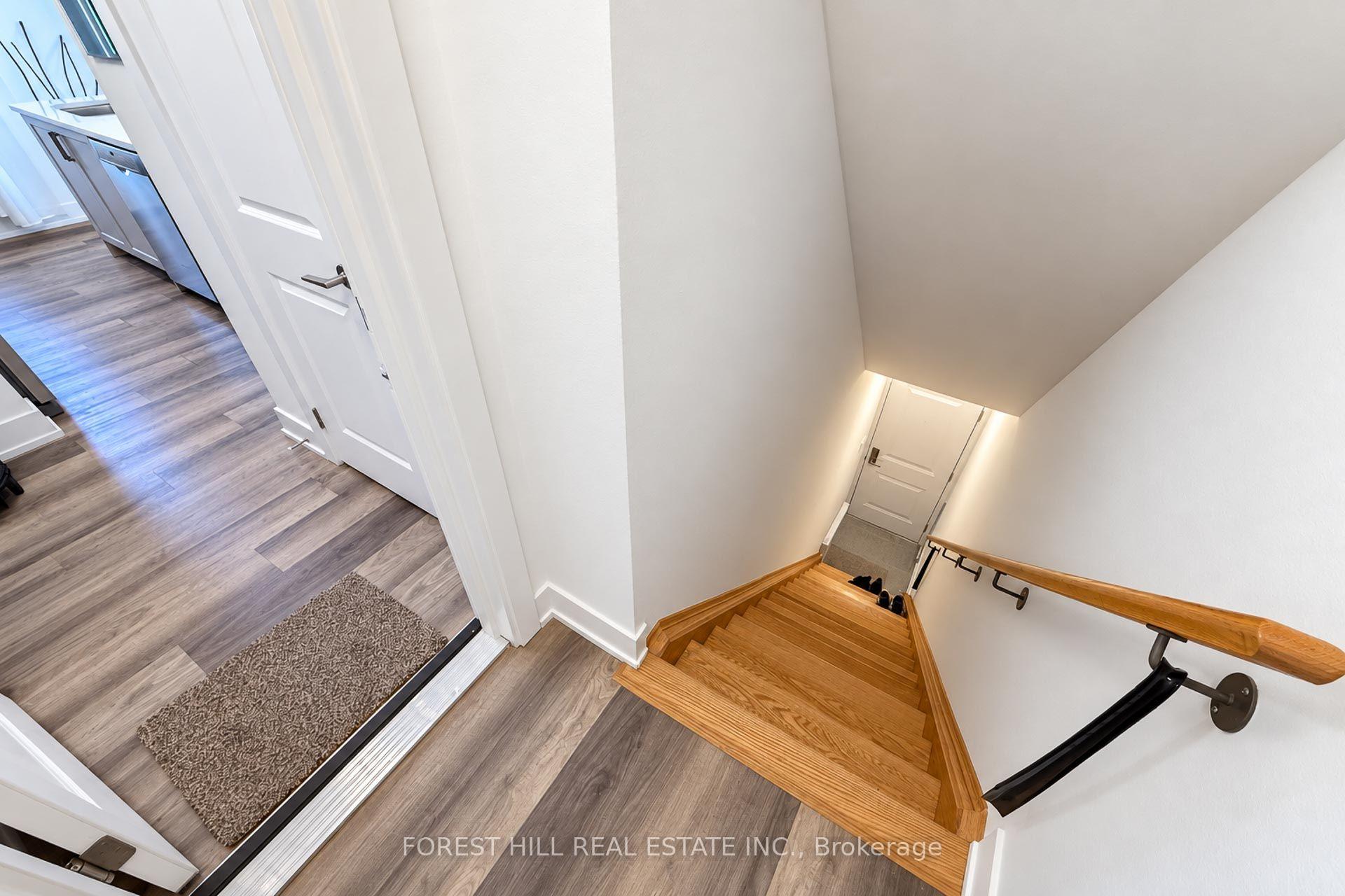 Photo 5 of Unit 15, 12868 Yonge Street, Richmond Hill, Oak Ridges — HOMEH