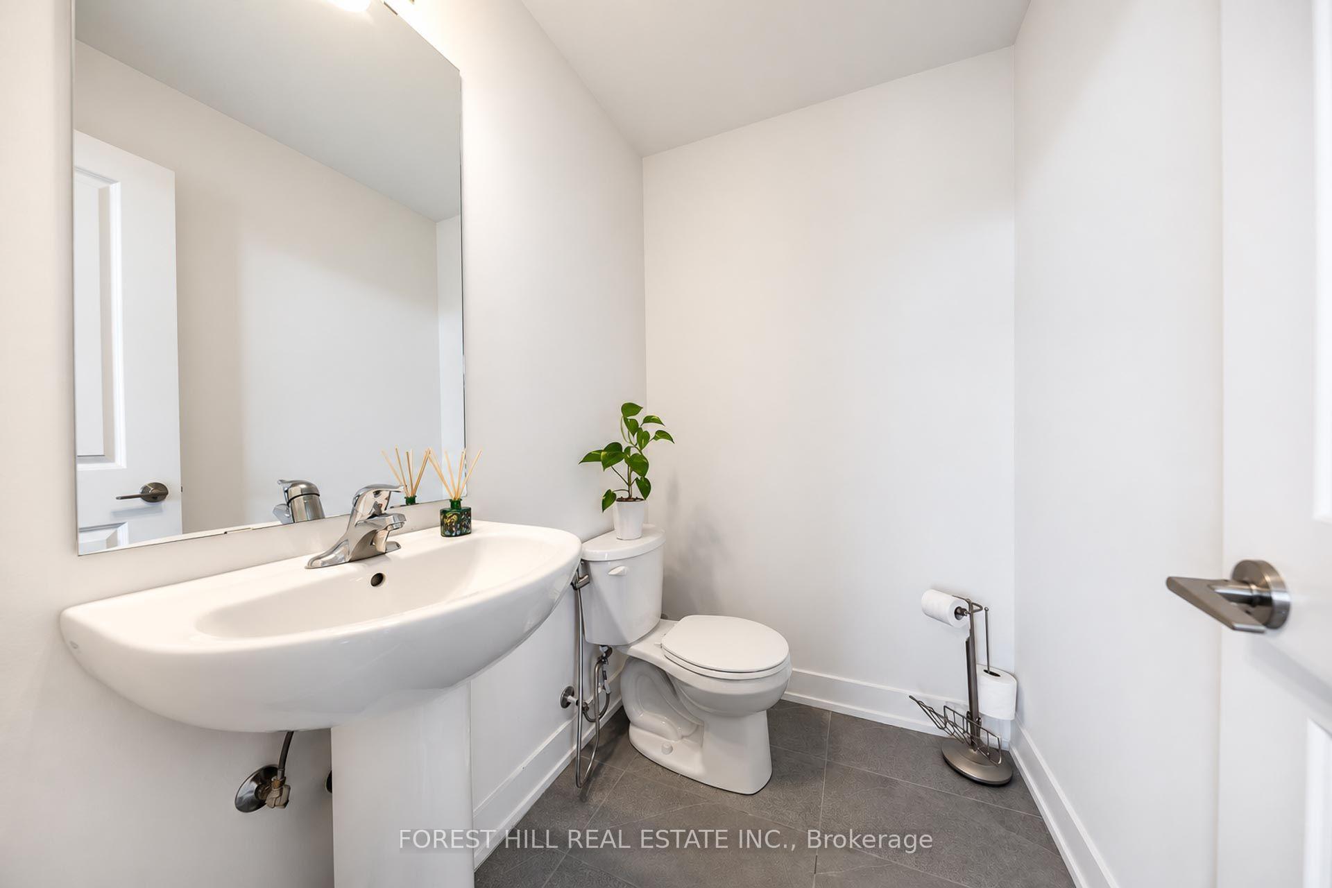 Photo 7 of Unit 15, 12868 Yonge Street, Richmond Hill, Oak Ridges — HOMEH