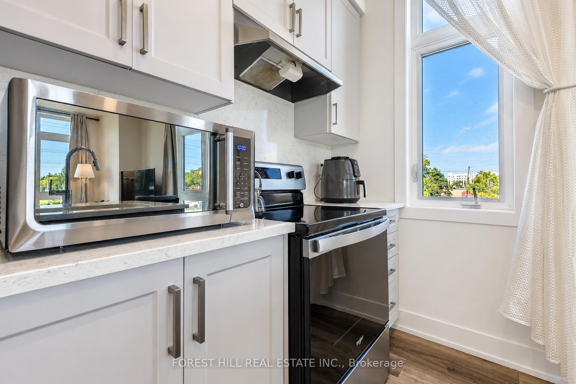 Photo 12 of Unit 15, 12868 Yonge Street, Richmond Hill, Oak Ridges — HOMEH