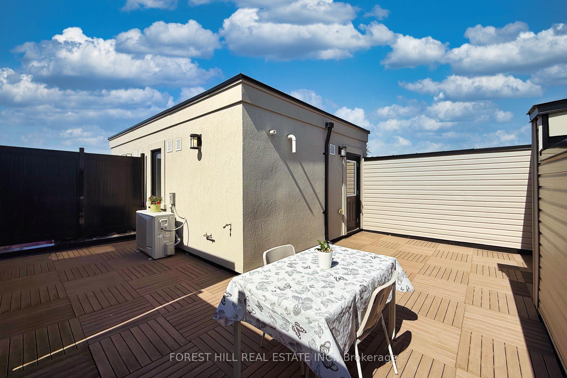 Photo 43 of Unit 15, 12868 Yonge Street, Richmond Hill, Oak Ridges — HOMEH