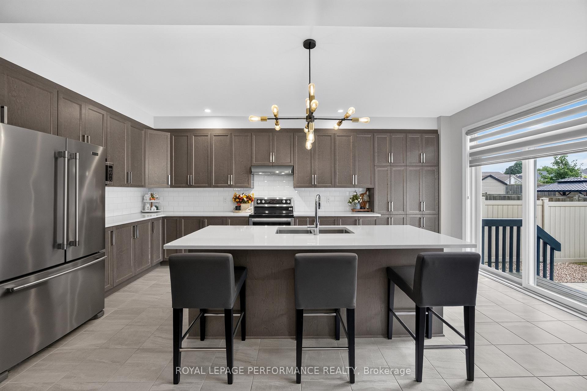 Photo 20 of 488 Famille Laporte Avenue, Ottawa, Camelot — HOMEH