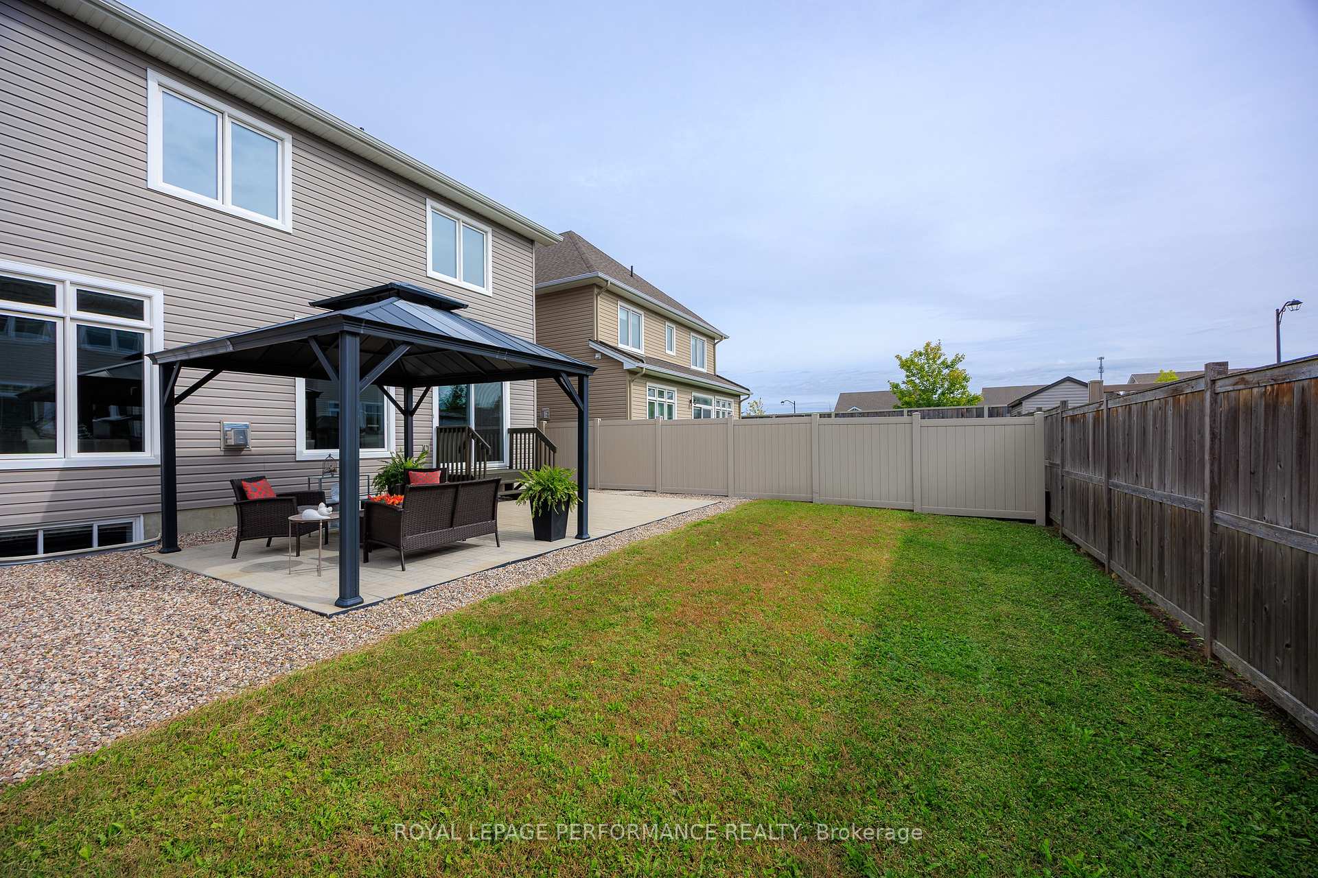 Photo 48 of 488 Famille Laporte Avenue, Ottawa, Camelot — HOMEH