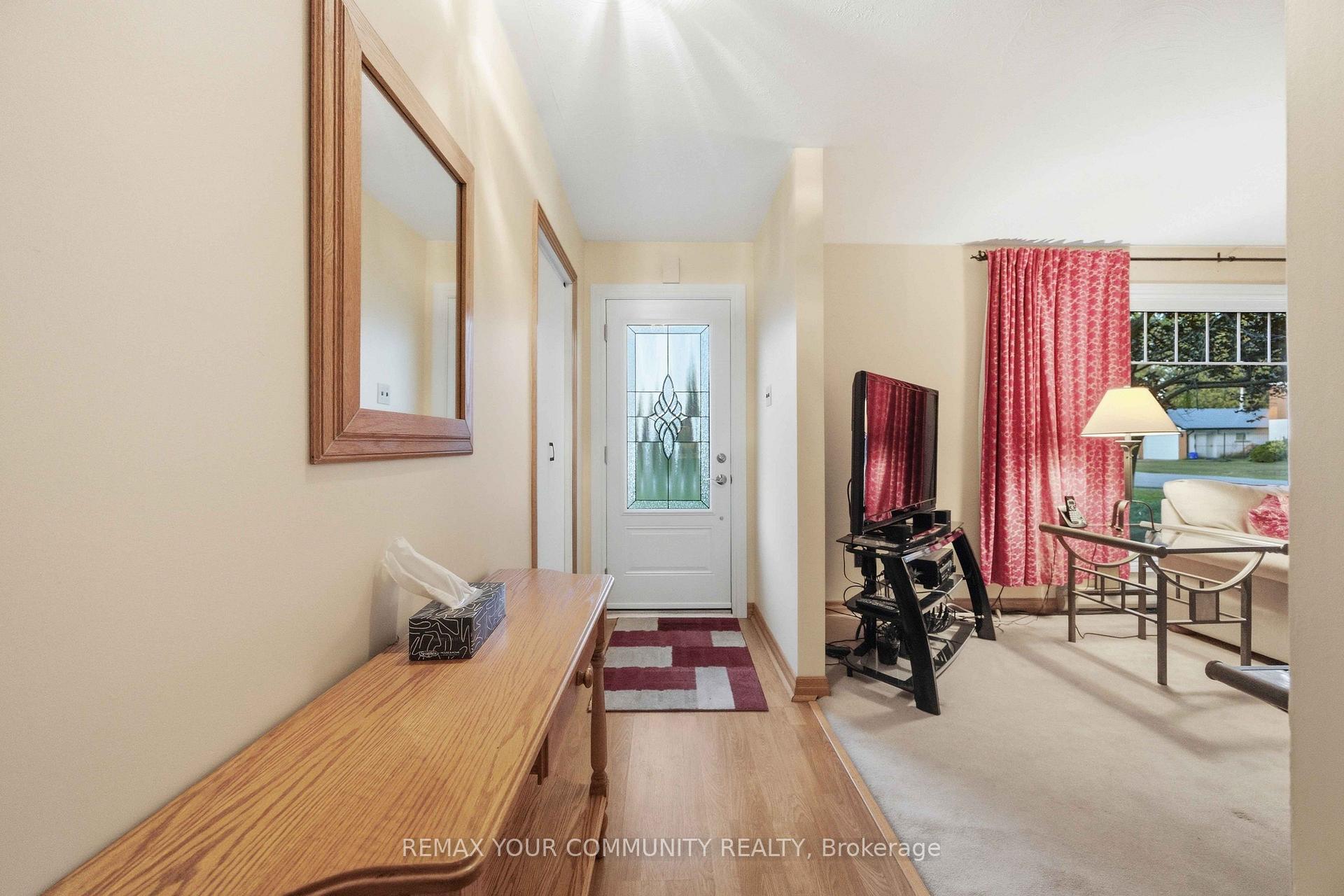 Photo 4 of 29 Medina Square, Georgina, Keswick North — HOMEH