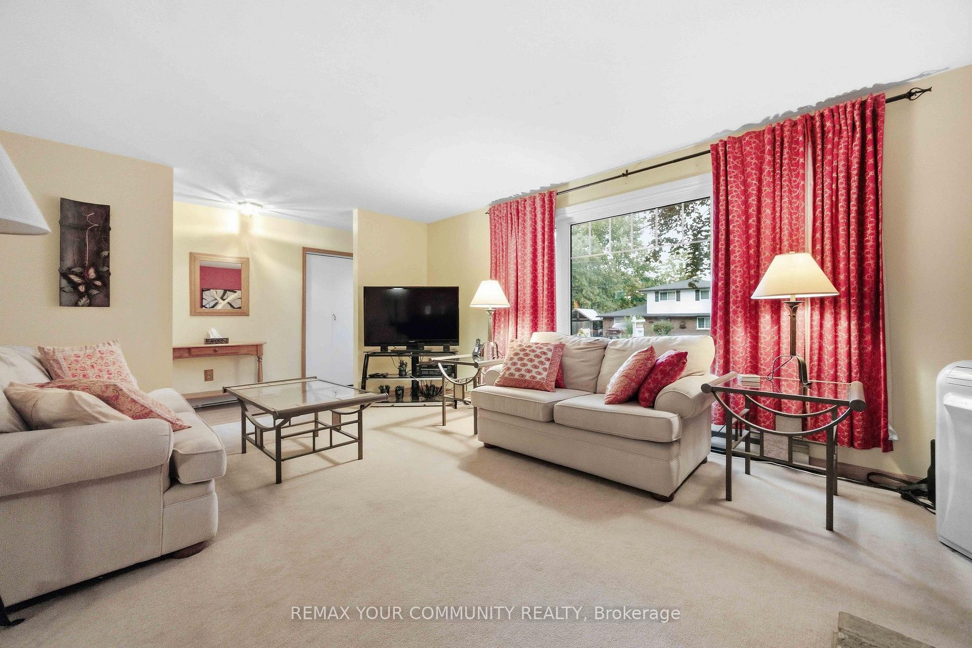 Photo 8 of 29 Medina Square, Georgina, Keswick North — HOMEH